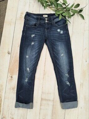 Women's SO Denim Capris With Distressed Look Cropped Cuffed Jeans Size 3